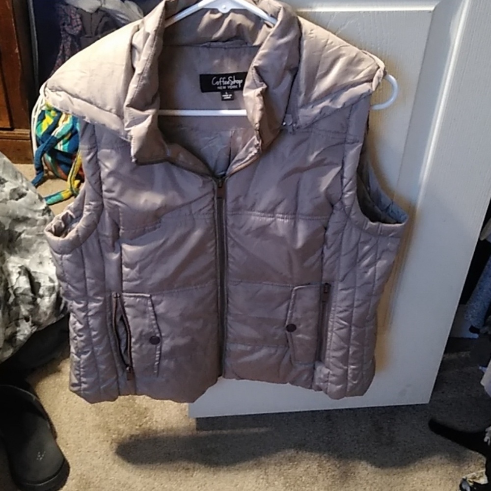 Coffee shop new york vest from the buckle